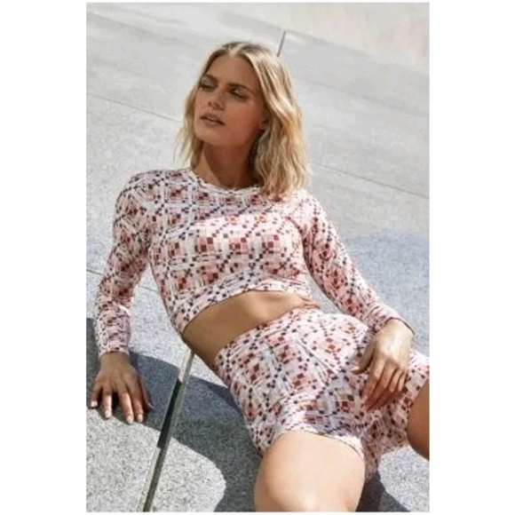 L * Space S Women's Aim High‎ Active Long Sleeve Crop Top Pink Brown Geometric - Picture 1 of 10